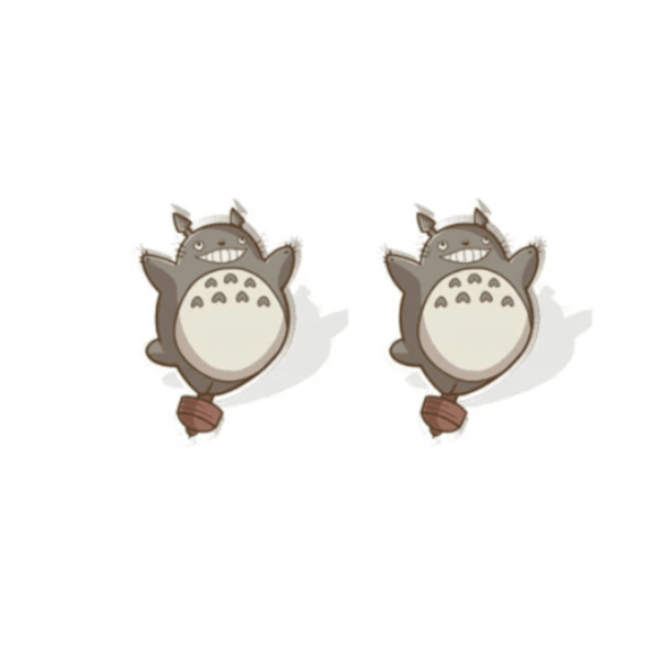 Orecchini Totoro Giocando